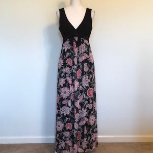 Bison Bisou V Neckline Sleeveless  Floral Midi